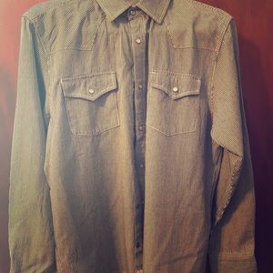Mountain Khakis pearl snap long sleeve shirt